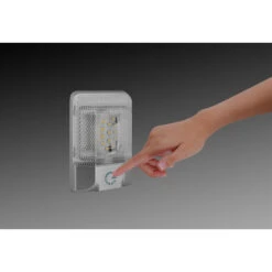 Plafoniera Brunner Auriga -CampeggioTop Italia plafoniera brunner auriga involucro resistente 550 lumen 48 led 18